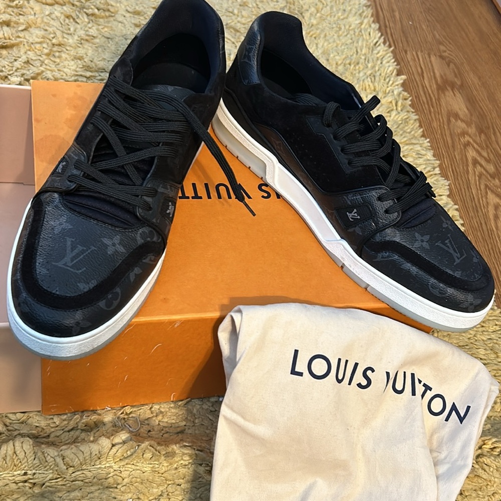 Authentic men’s Louis Vuitton monogram trainers